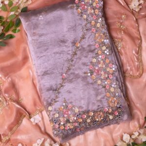 This saree is versatile enough to be styled in various way